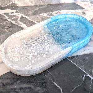 Sky Blue Mini Rounded Resin Tray, Bling Glam Glitter Jewelry Dish, Pill Holder, Dice Tray, Customizable Light Blue Home Decor, Wedding Gift